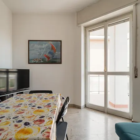 Guesthost - Comfy Balcony Flat Steps From Navigli Apartamento