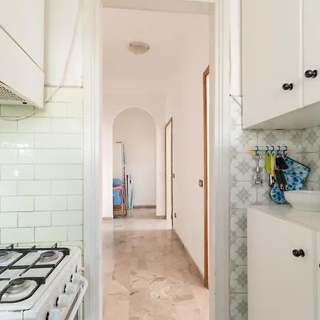 Apartamento Guesthost - Comfy Balcony Flat Steps From Navigli